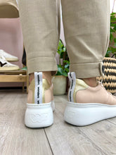 Load image into Gallery viewer, Wonders | Dorita Trainer