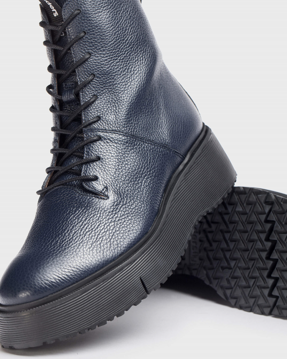 Bristol lace up boot store