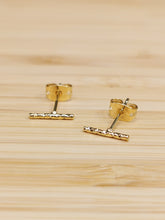 Load image into Gallery viewer, Simple Textured Bar Stud Earring