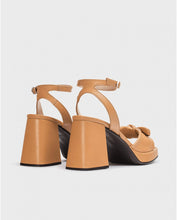 Load image into Gallery viewer, Wonders Lexi Bow Front Sandal