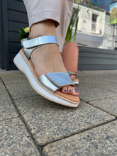 Load image into Gallery viewer, Oh My Sandals | Selene