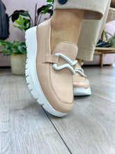 Load image into Gallery viewer, Wonders | Aura Loafers