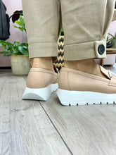 Load image into Gallery viewer, Wonders | Aura Loafers