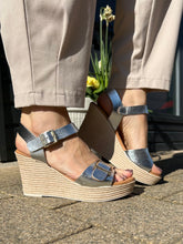 Load image into Gallery viewer, Oh My Sandals | Metallic Wedge