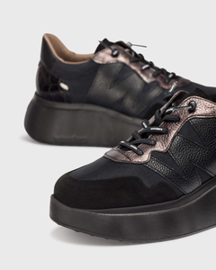 Wonders | Roma Trainer | Black