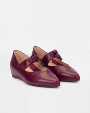 Load image into Gallery viewer, Wonders | Triana | Bow Pump | PRE-ORDER