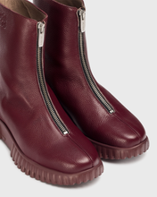 Load image into Gallery viewer, Wonders | Flexfly | Leather Ankle Boot | Front Zip