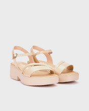 Load image into Gallery viewer, Wonders | Platform Sole Patent Sandal