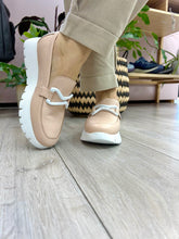 Load image into Gallery viewer, Wonders | Aura Loafers