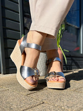 Load image into Gallery viewer, Oh My Sandals | Metallic Wedge