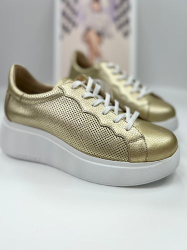 Wonders | Scalloped Laced Trainers