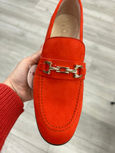 Load image into Gallery viewer, Wonders | Suede Loafer