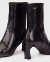 Load image into Gallery viewer, Wonders | Vita Ankle Boot | Due 29th Sept
