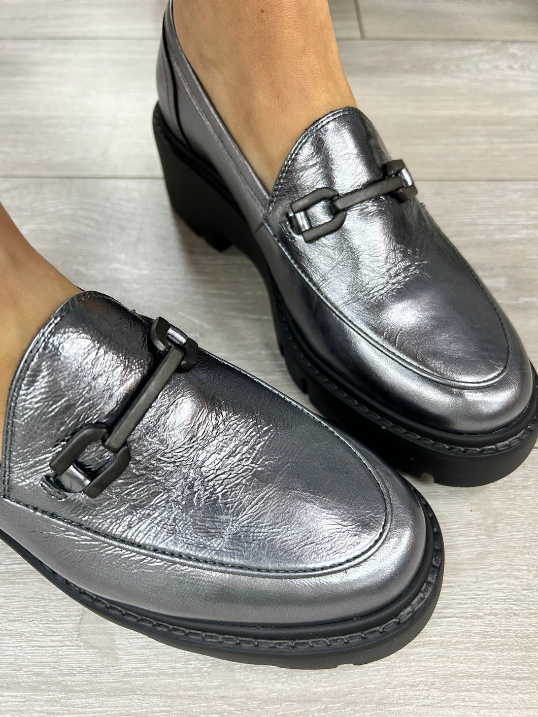 Unisa shop loafers sale