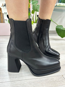 Alpe | Heeled Chelsea Boot