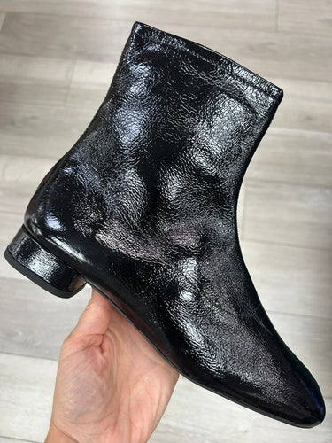Unisa | Covina | Flat Square Toe Ankle Boot
