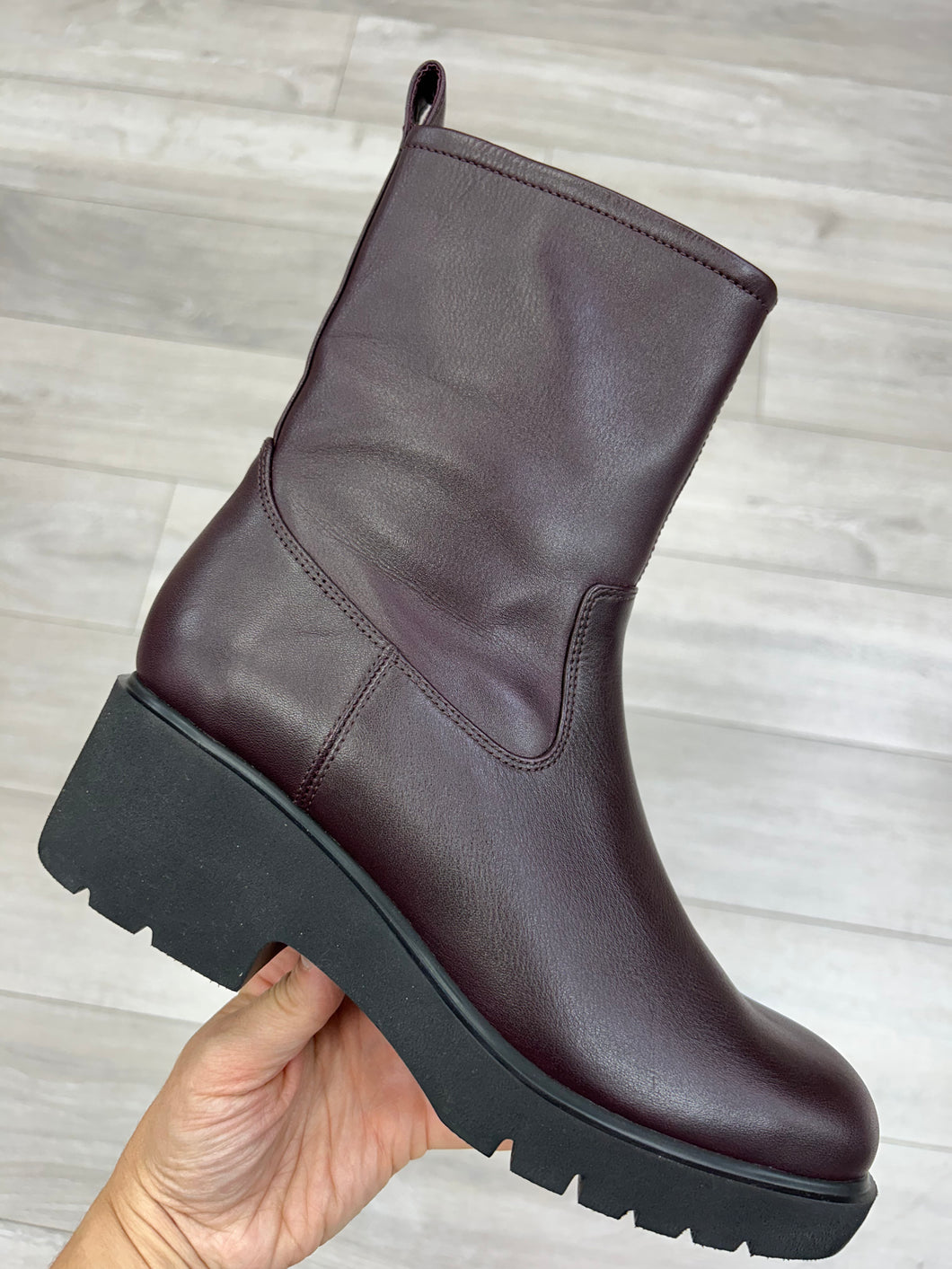 Unisa | Javito | Leather Super Light Ankle Boot
