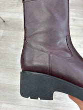 Load image into Gallery viewer, Unisa | Javito | Leather Super Light Ankle Boot