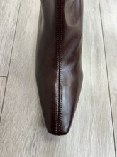 Load image into Gallery viewer, Miss Elastic | Pull on Knee High Stretch Boot
