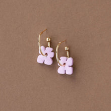 Load image into Gallery viewer, Blob Bloom Hoop Earring