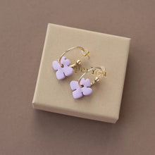 Load image into Gallery viewer, Blob Bloom Hoop Earring