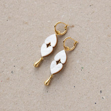 Load image into Gallery viewer, Queen of Hearts Drop Earrings