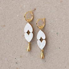 Load image into Gallery viewer, Queen of Hearts Drop Earrings
