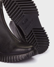 Load image into Gallery viewer, Wonders | Flexfly | Leather Ankle Boot | Front Zip