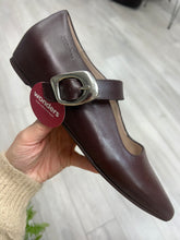 Load image into Gallery viewer, Wonders | Triana | Pointed Leather Pump | Chocolate Brown