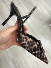 Load image into Gallery viewer, Leopard Print Pointy Sling Back Shoe