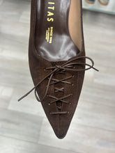Load image into Gallery viewer, Hispanitas | Paris | Pointed Court Shoe