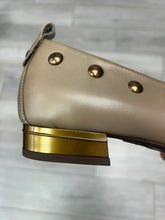 Load image into Gallery viewer, Hispanitas | Oslo | Studded Pump