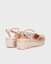 Load image into Gallery viewer, Wonders | Classic | Closed Toe Wedge Sandal