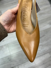 Load image into Gallery viewer, Wonders | Pointed | Kitten Heel Slingback