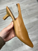 Load image into Gallery viewer, Wonders | Pointed | Kitten Heel Slingback