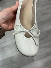 Load image into Gallery viewer, Wonders | Slingback Heeled Pump