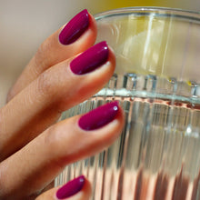 Load image into Gallery viewer, Manucurist | GREEN™ Natural Nail Polish | Violeta