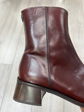 Load image into Gallery viewer, Wonders | Square Toe Low Heeled Boot