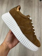 Load image into Gallery viewer, Wonders | Flatform Suede Sneaker
