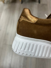 Load image into Gallery viewer, Wonders | Flatform Suede Sneaker