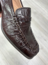 Load image into Gallery viewer, Unisa | Leavit | Heeled loafer