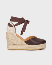 Load image into Gallery viewer, Wonders | Espadrille Closed Toe Wedge Sandal