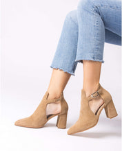 Load image into Gallery viewer, Wonders | Roca Ankle Bootie