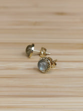 Load image into Gallery viewer, Labradorite Stud Earring