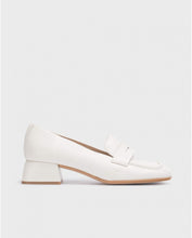 Load image into Gallery viewer, Wonders Gift moccasin